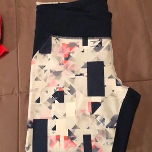 Capri size large Under Amour workout pants